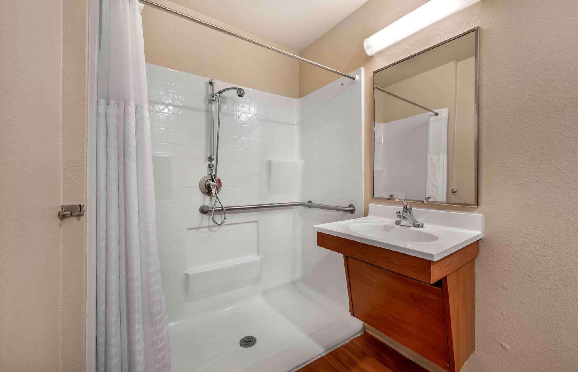 Extended Stay America Select Suites - Wichita - Airport Exterior photo