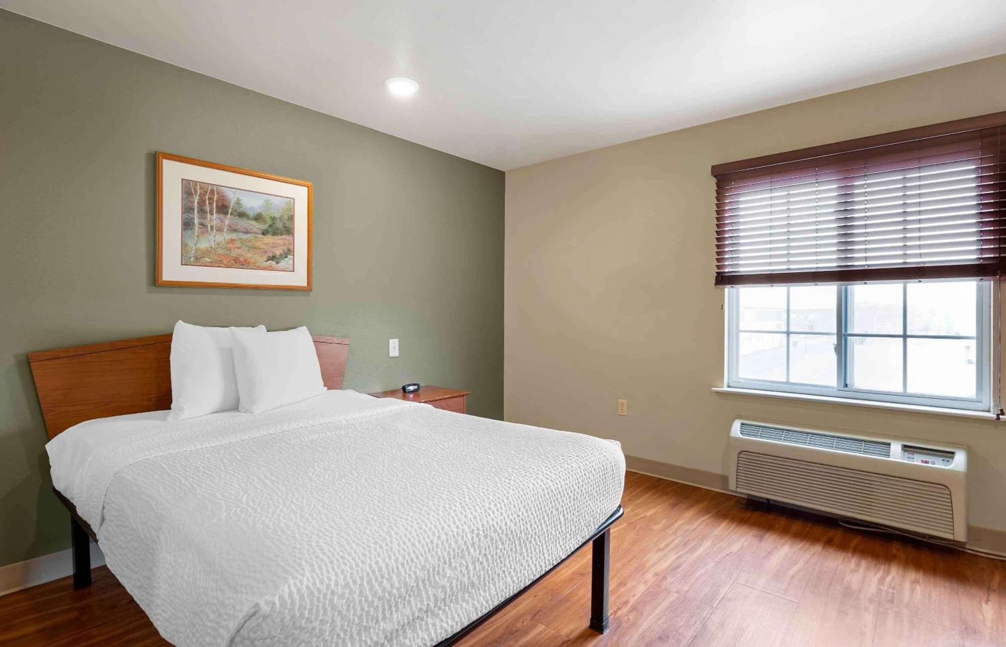 Extended Stay America Select Suites - Wichita - Airport Exterior photo