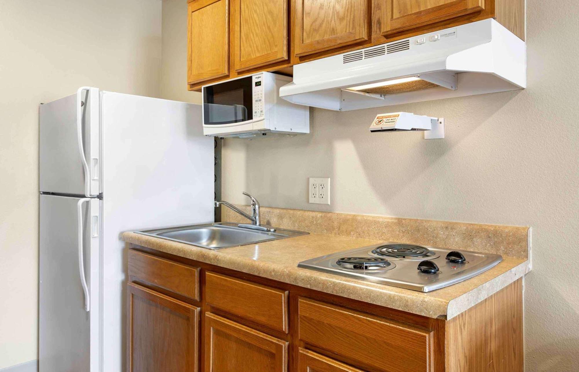 Extended Stay America Select Suites - Wichita - Airport Exterior photo