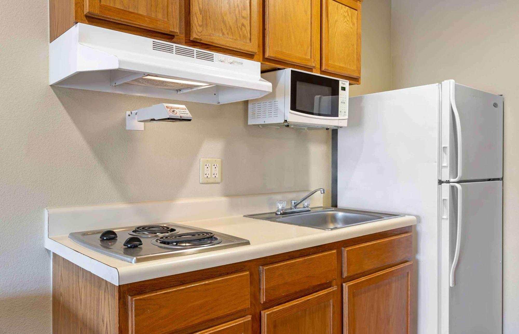 Extended Stay America Select Suites - Wichita - Airport Exterior photo