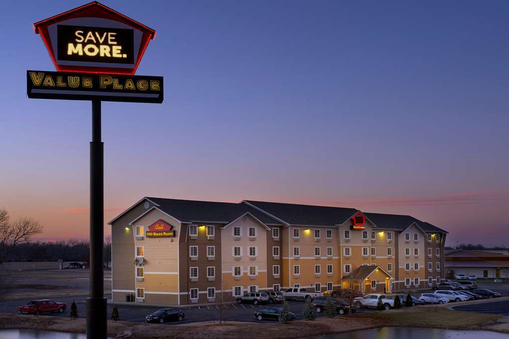 Extended Stay America Select Suites - Wichita - Airport Exterior photo
