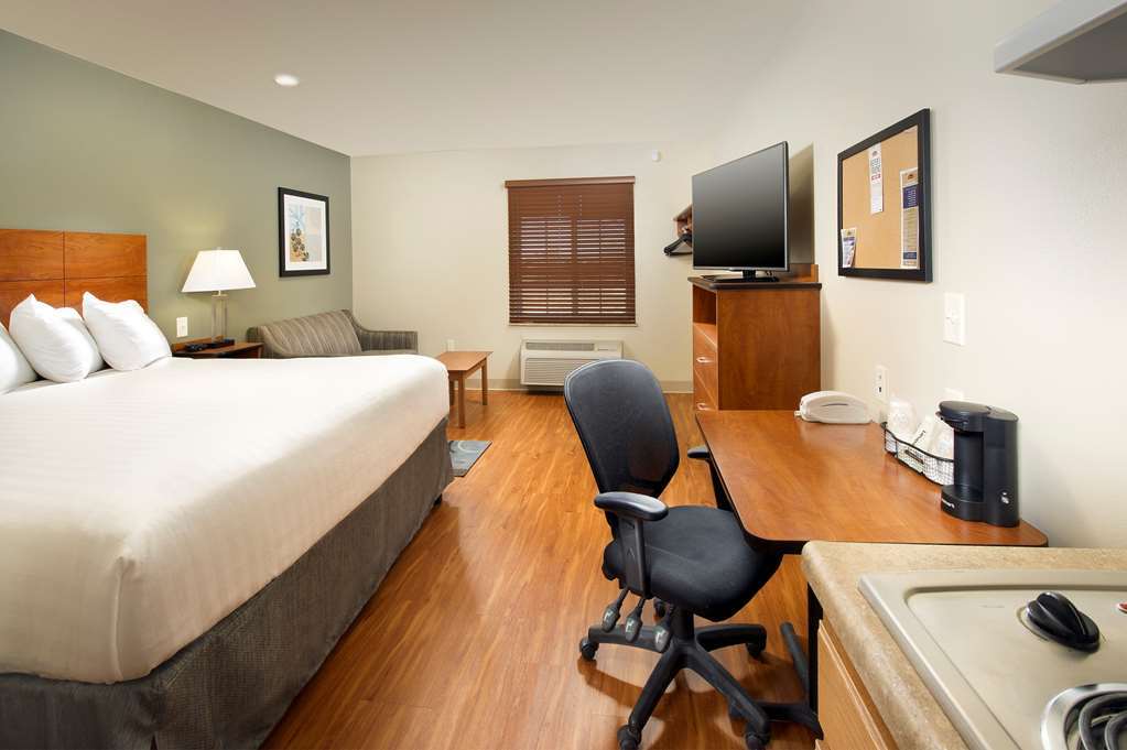 Extended Stay America Select Suites - Wichita - Airport Room photo