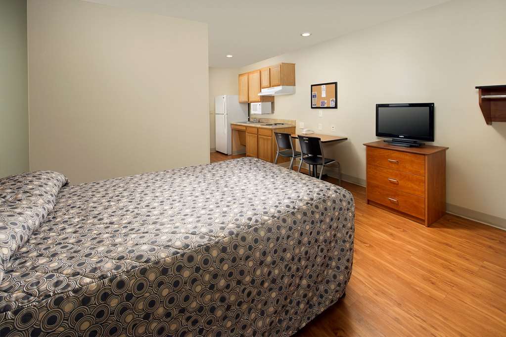Extended Stay America Select Suites - Wichita - Airport Room photo
