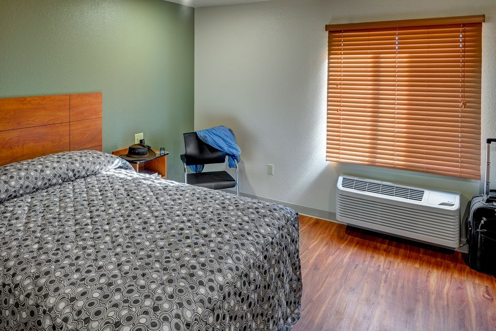 Extended Stay America Select Suites - Wichita - Airport Room photo