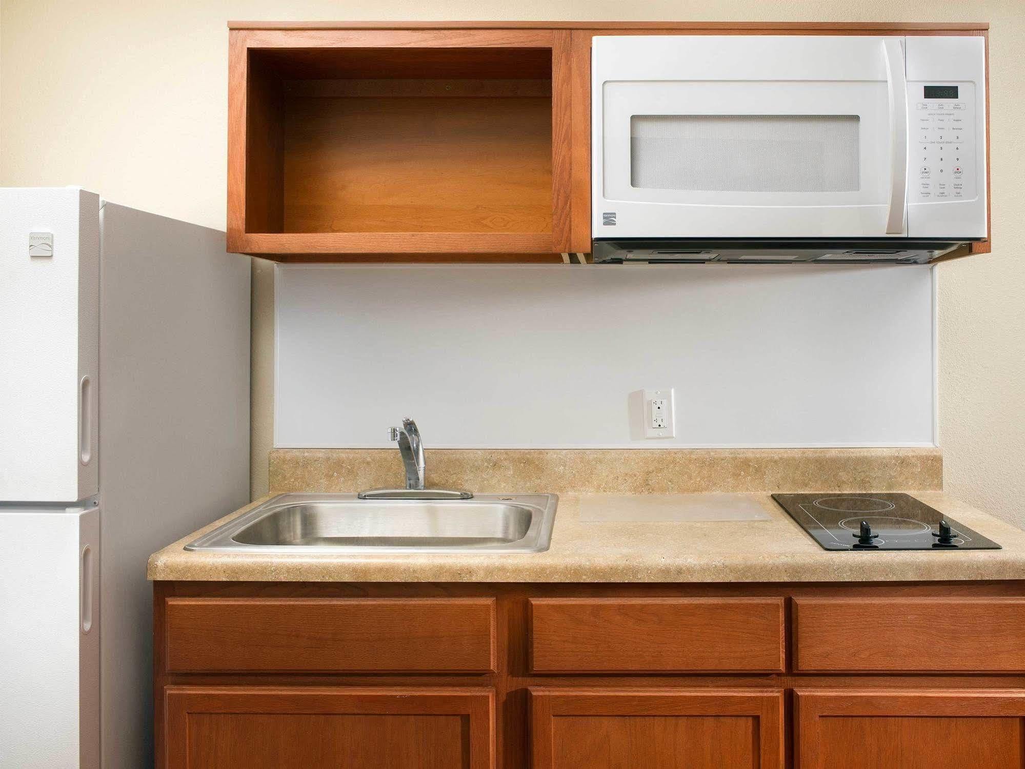 Extended Stay America Select Suites - Wichita - Airport Exterior photo